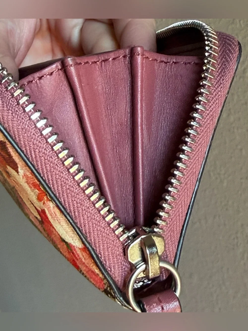 Gucci blooms zip around card case
